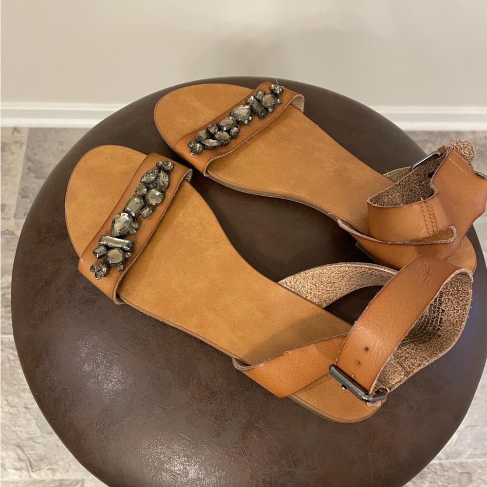 Gemstone Sandals 💁🏼‍♀️💎